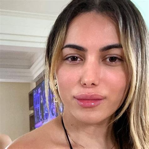 Emilynarizinho .